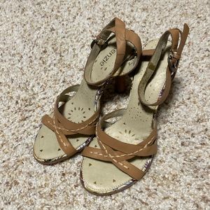 Kenzie size 6 heels new w/o box